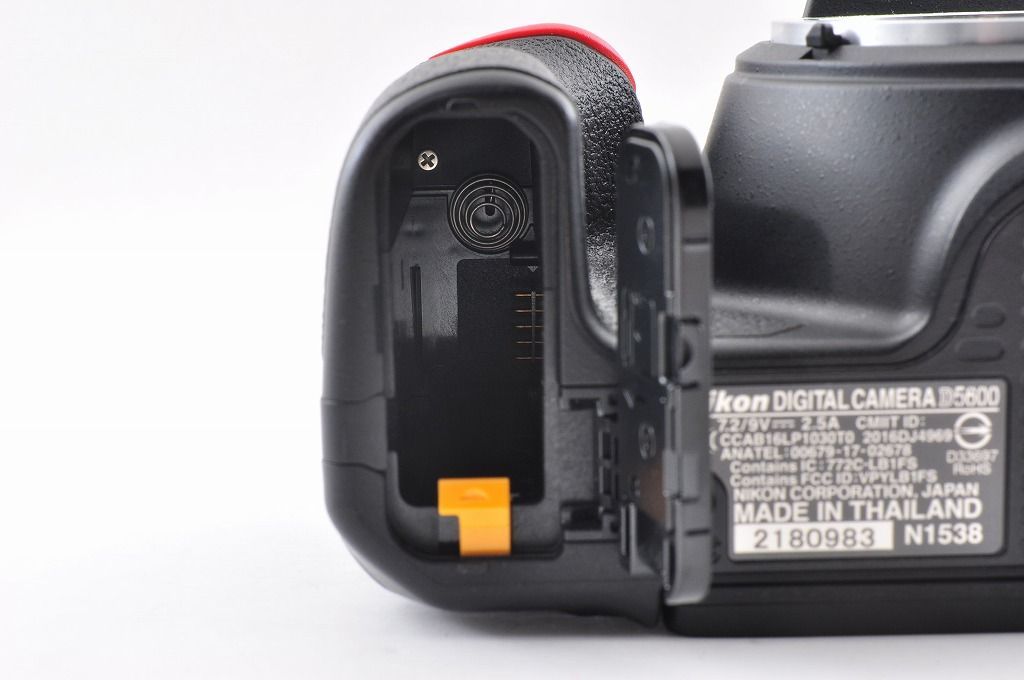 Nikon ニコン D5600 18-55mm 70-300mm ダブルズームキット デジタル