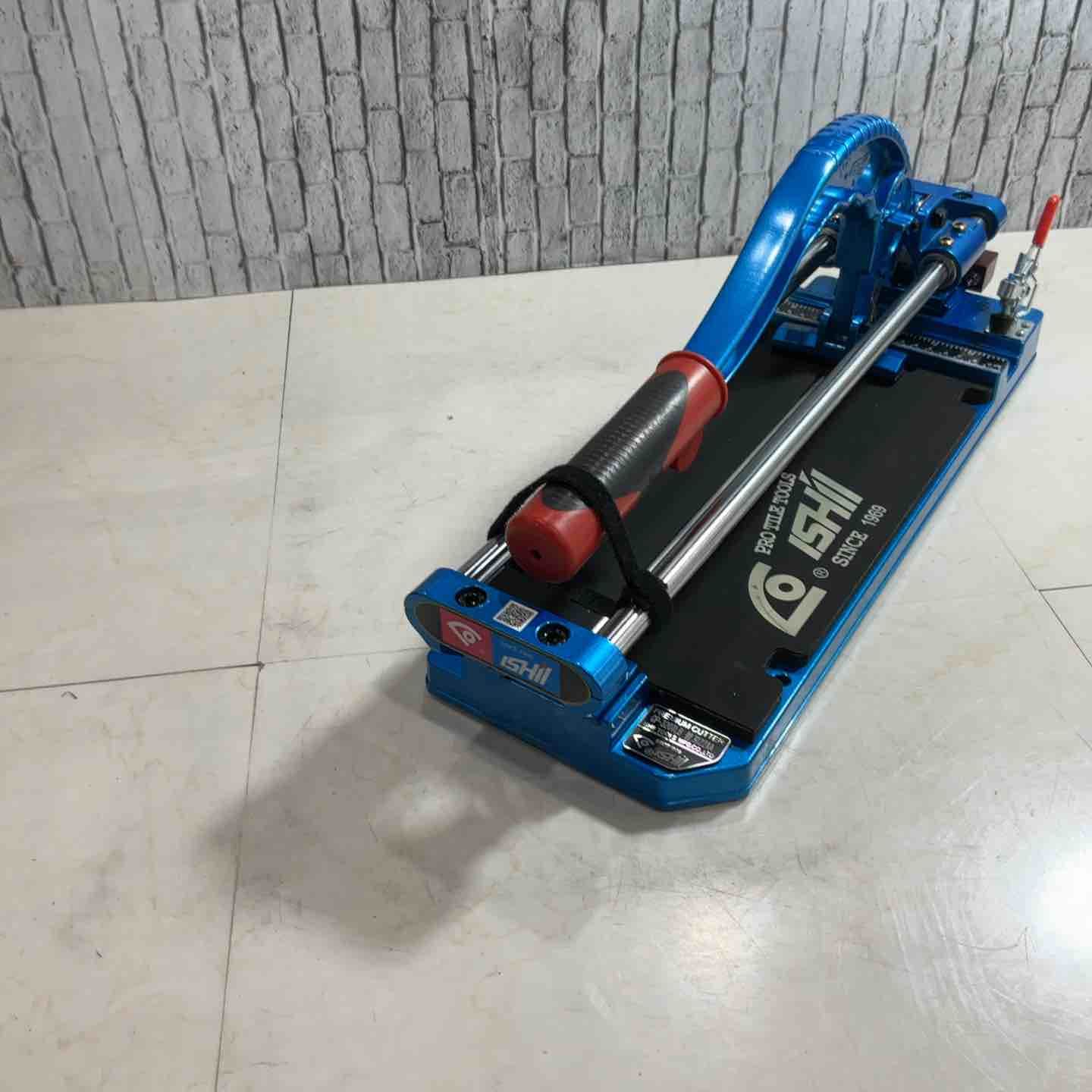 クリンカー切断機