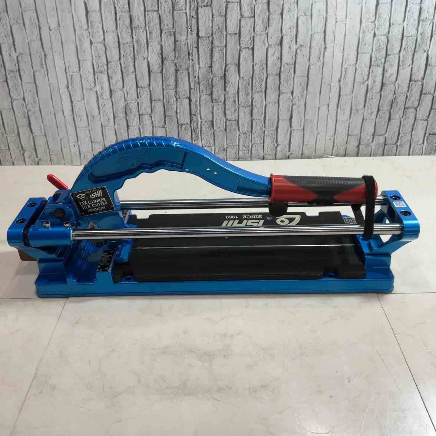 クリンカー切断機