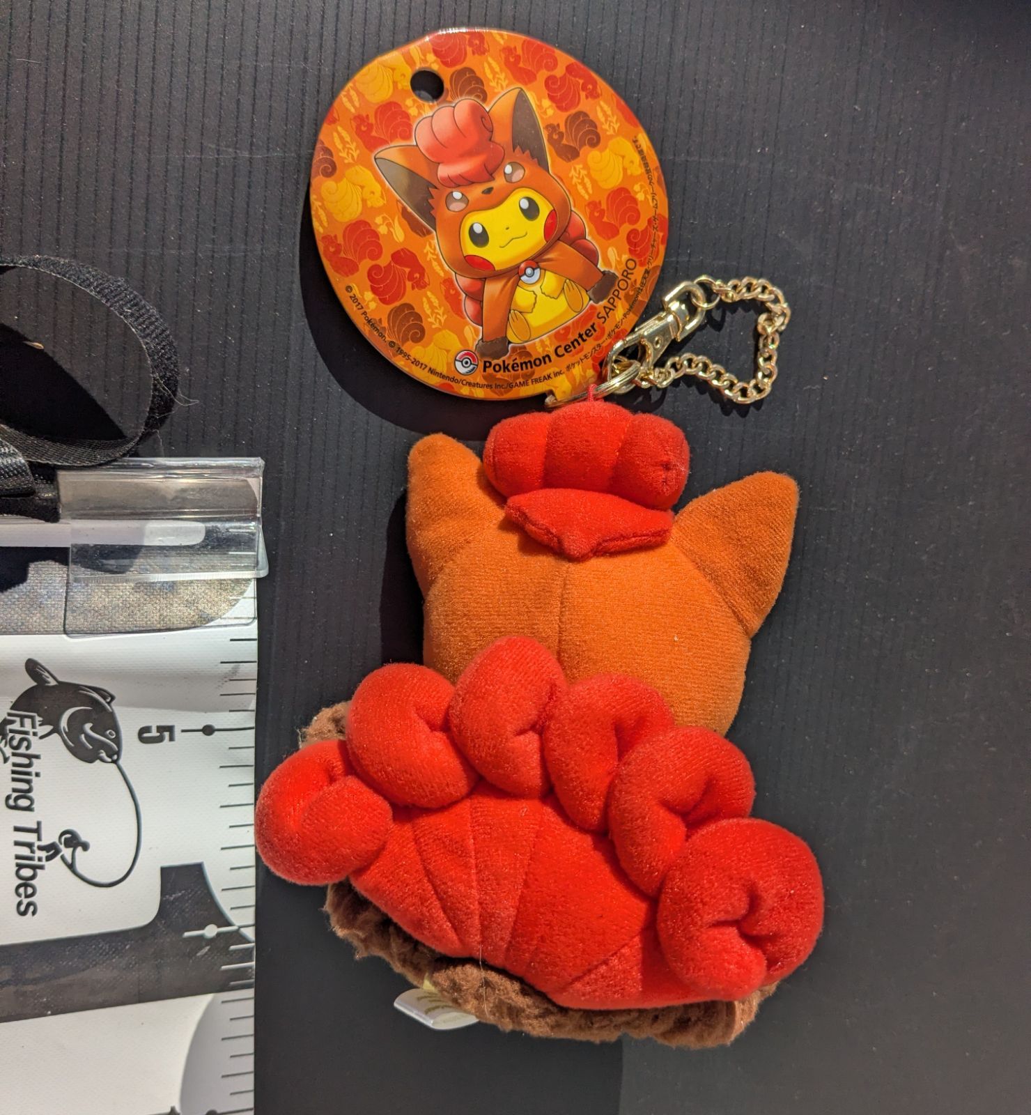 ロコンポンチョを着たピカチュウのぬいぐるみマスコット #ロコン