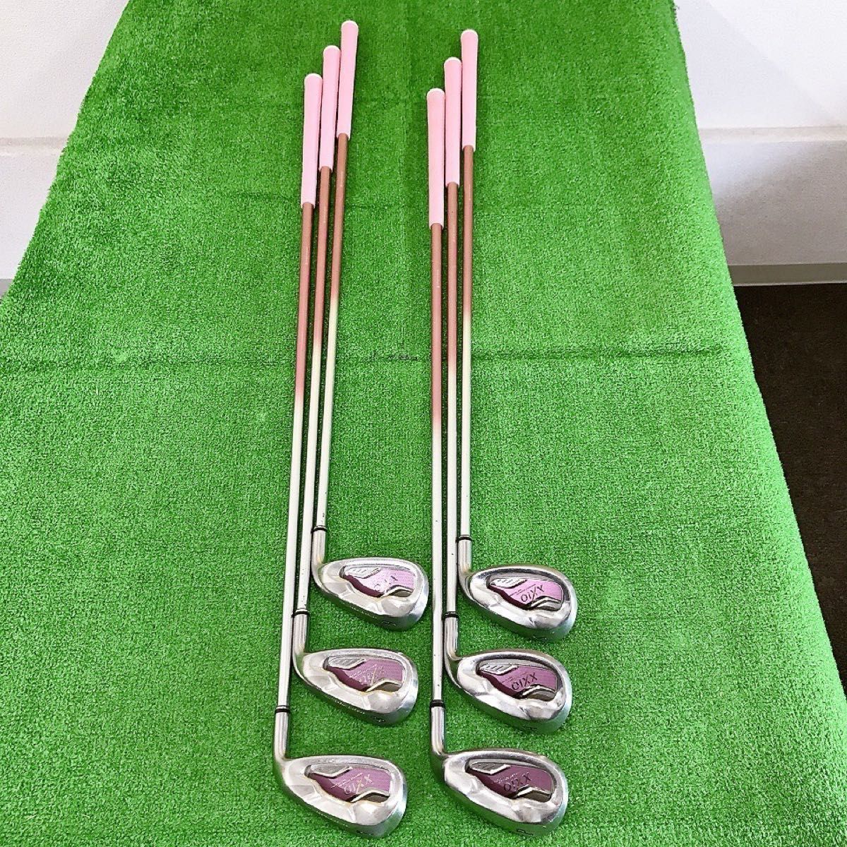 ツ45☆希少カラーカスタム ゼクシオ6本レディースアイアンセット
