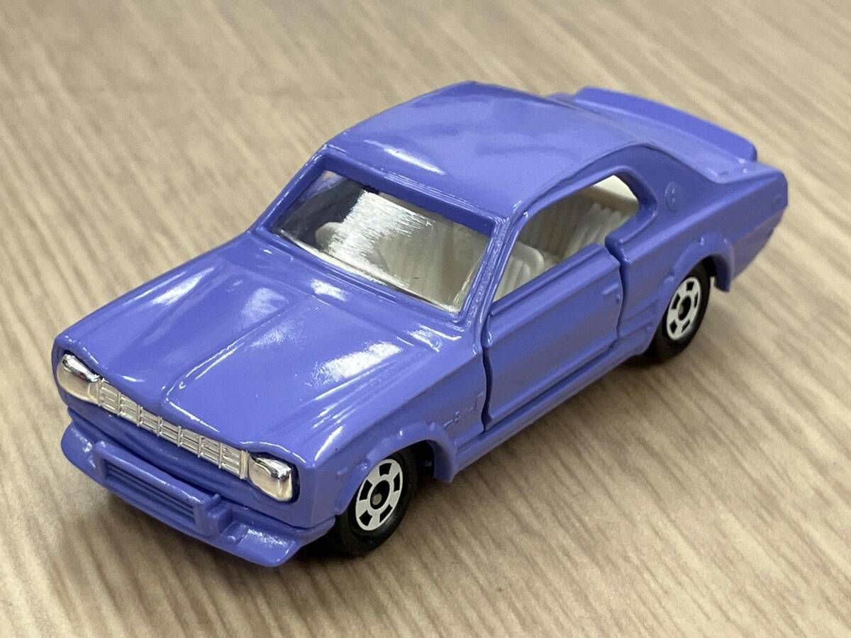 トミカ ニッサン スカイライン HT 2000GT-R レーシング 紫 シート:白