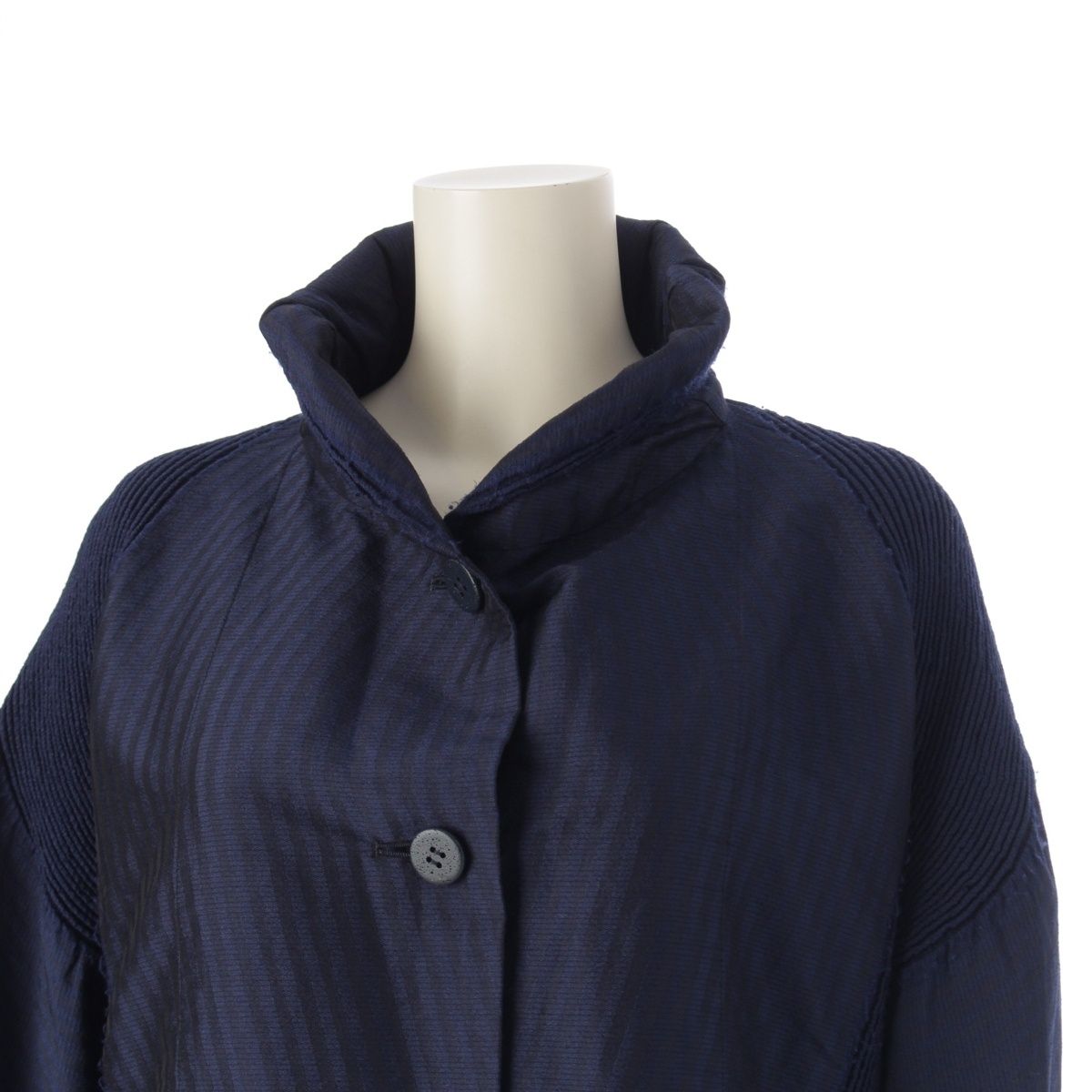 極美品 イッセイミヤケ ノーカラージャケット プリーツ加工 アーカイブ ボタン 極美品 イッセイミヤケ ノーカラージャケット プリーツ加工 アーカイブ