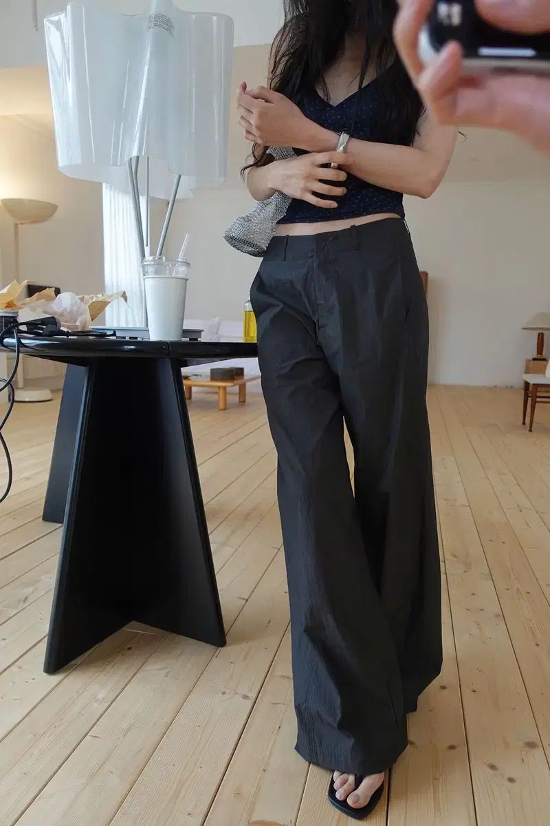 モーク チャコール カーブ パンツ M