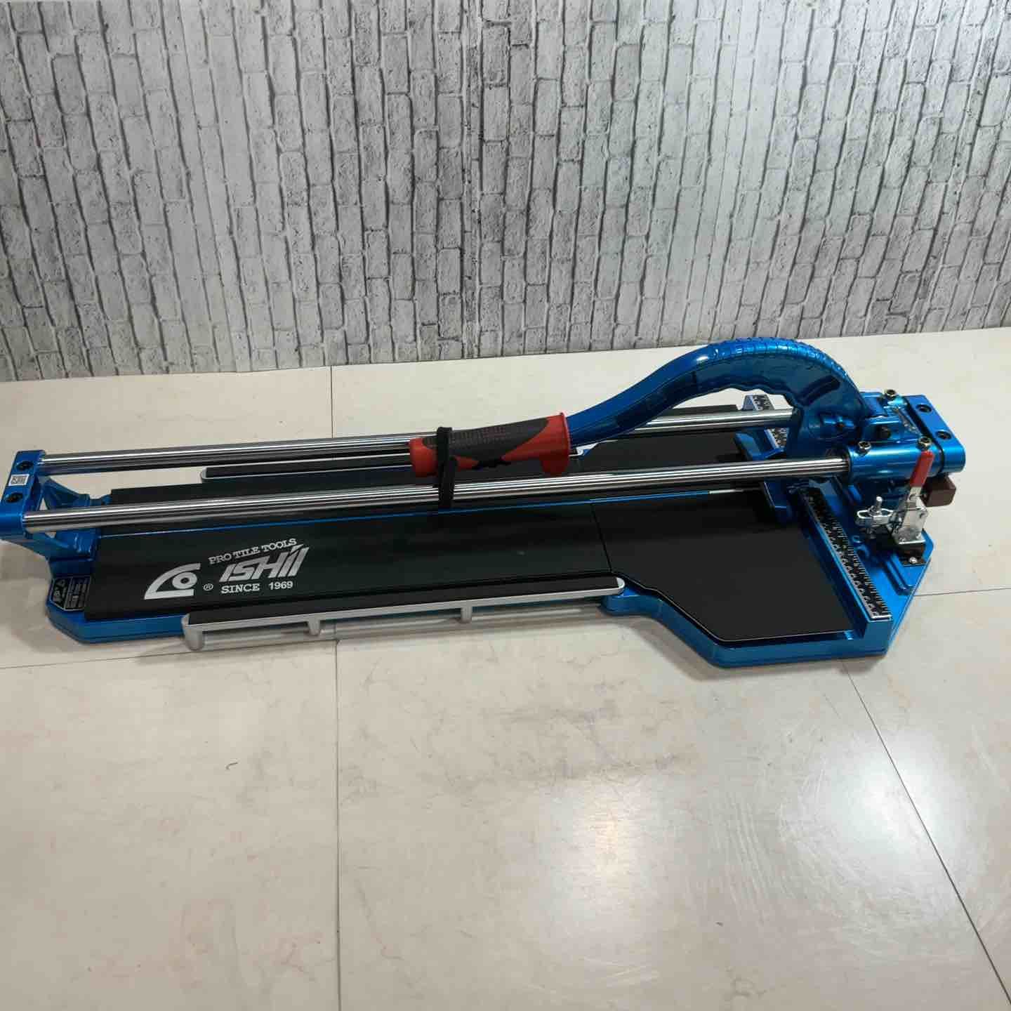 タフデラックスクリンカー切断機