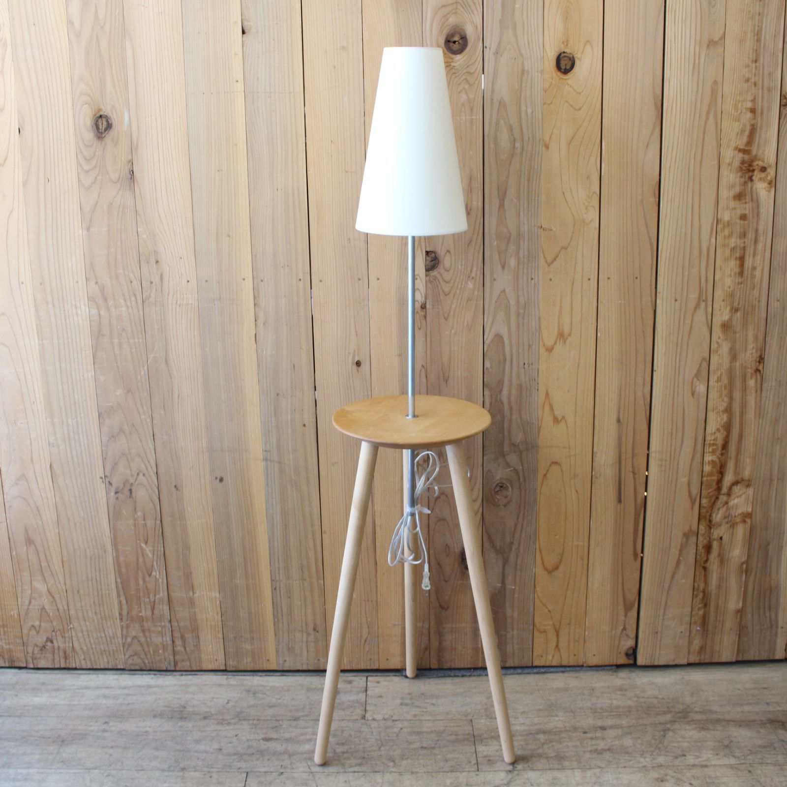 国産旭川家具　コサイン　フロアランプ　スタンドライト　無垢　ヴィンテージランプ 国産旭川家具コサインフロアランプスタンドライト無垢ヴィンテージランプ