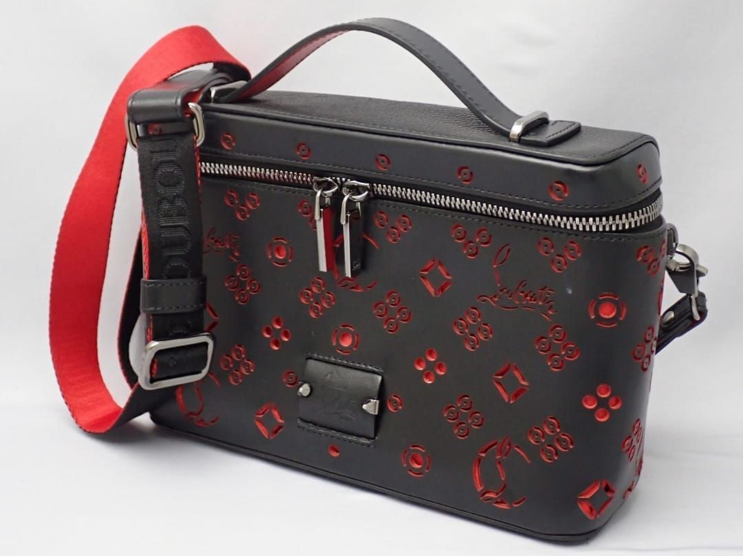 ルブタン キピポーチ