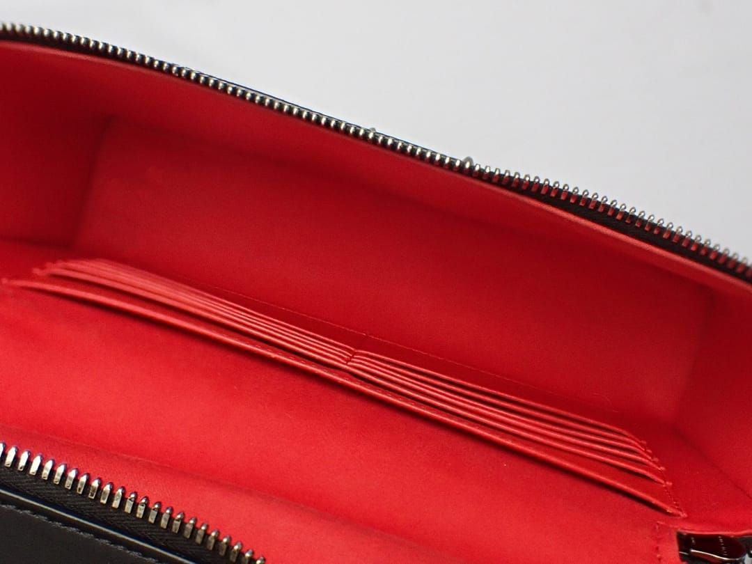 ルブタン キピポーチ