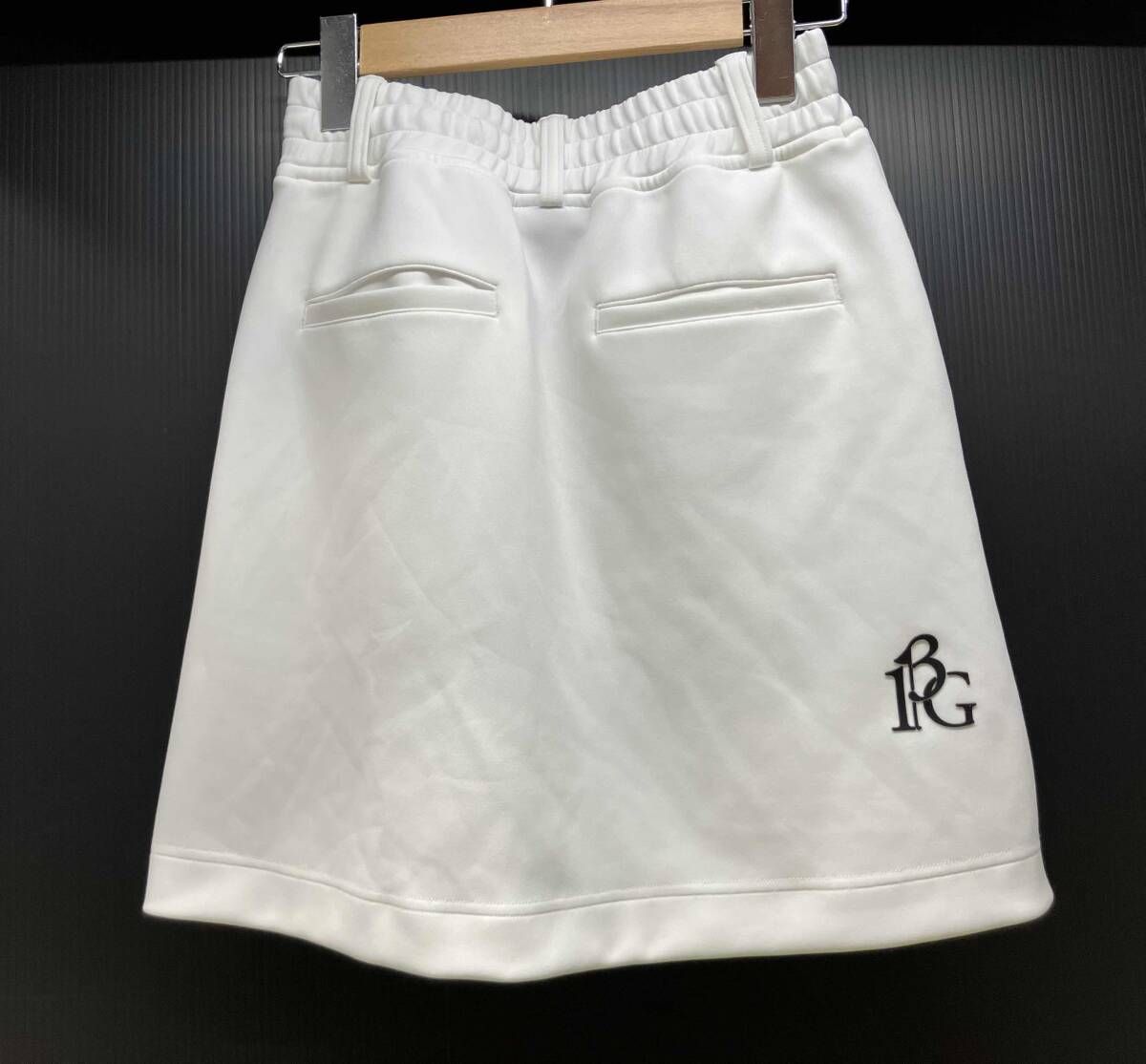 ウノピュウノウグァーレトレ 1PIU1UGUALE3 GOLF ジャージー スカート