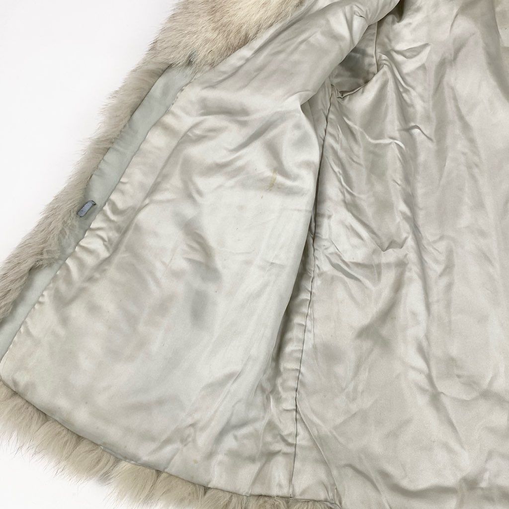 ブルーフォックス 原皮　ホワイト系 25L15 ブルーフォックス ファーコート サイズ13号 ホワイト 本毛皮 袖