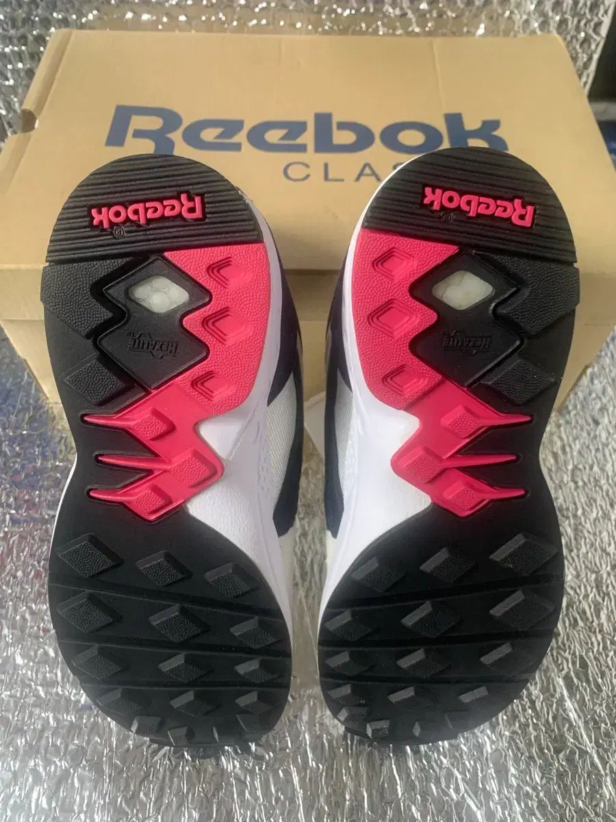 リーボック クラシック ランニングシューズ パイロ DV4848 - メルカリ