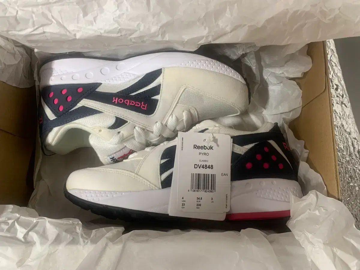 リーボック クラシック ランニングシューズ パイロ DV4848 - メルカリ