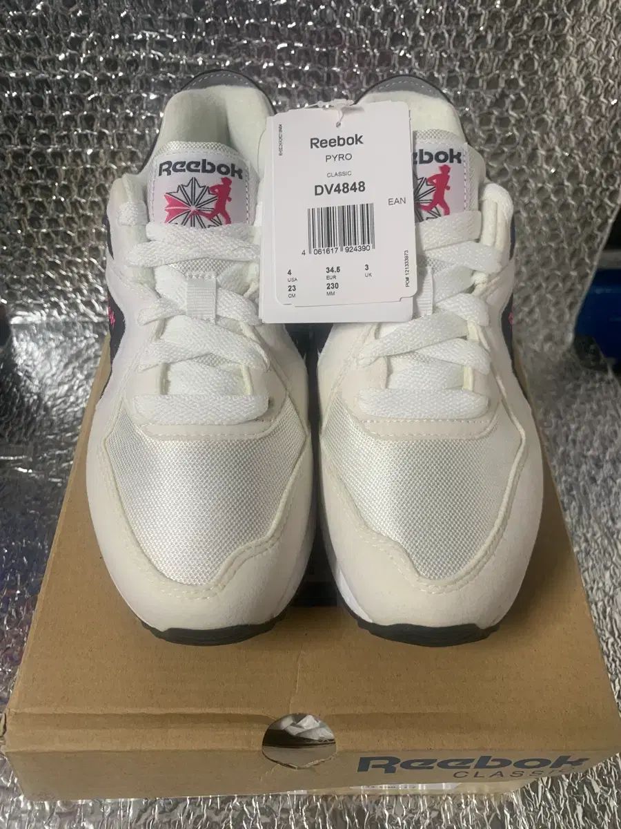 リーボック クラシック ランニングシューズ パイロ DV4848 - メルカリ