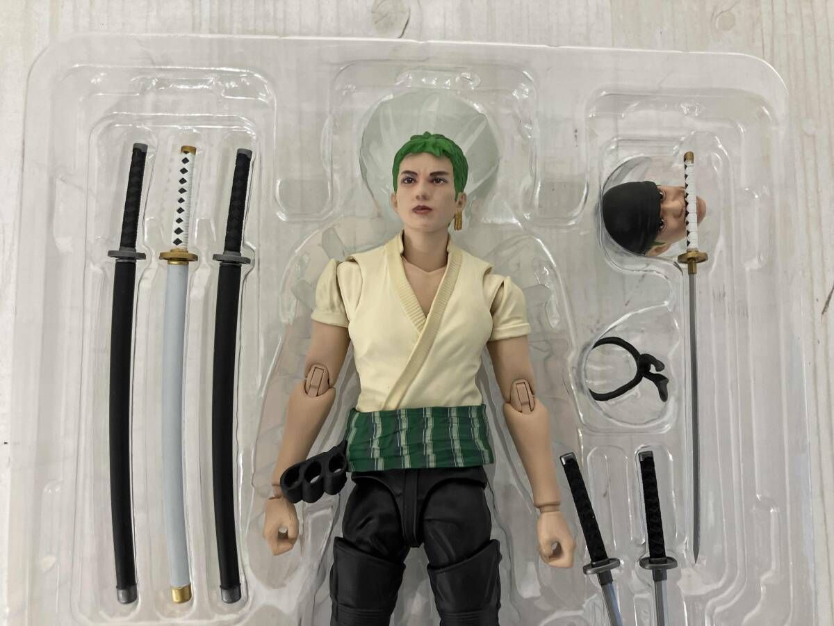 S.H.Figuarts ロロノア・ゾロ(A Netflix Series: ONE PIECE) ワンピｰス 