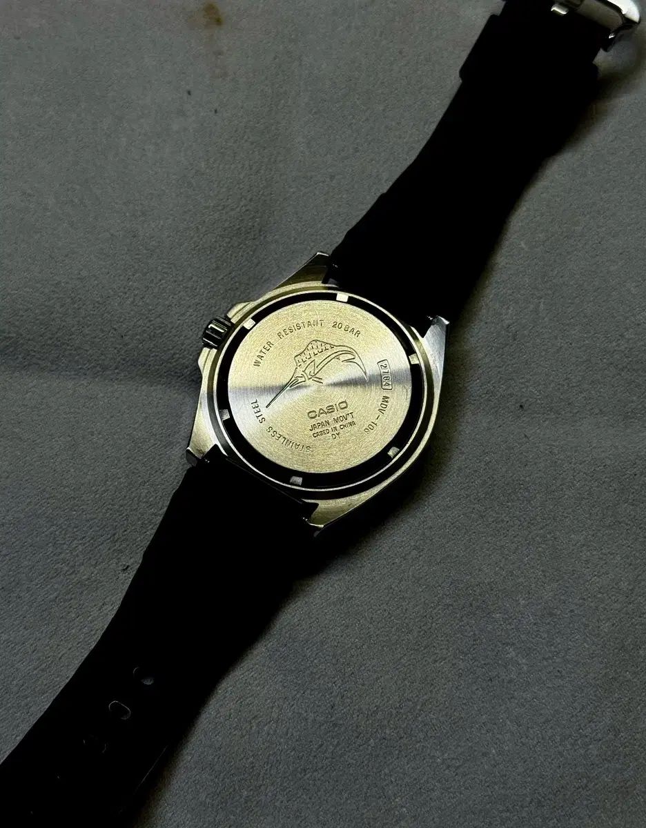 CASIO 新黒魚 MDV-106-1 A