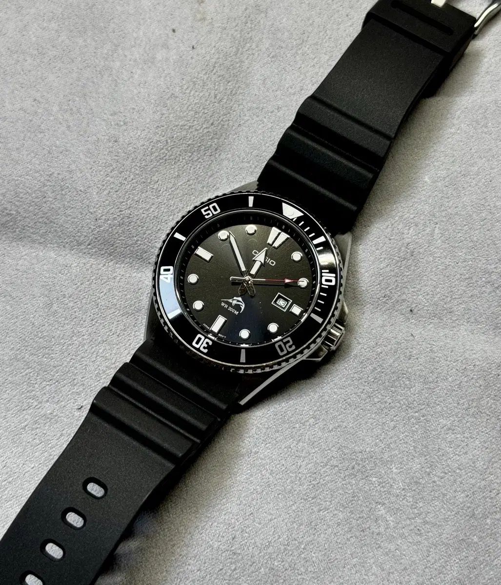 CASIO 新黒魚 MDV-106-1 A