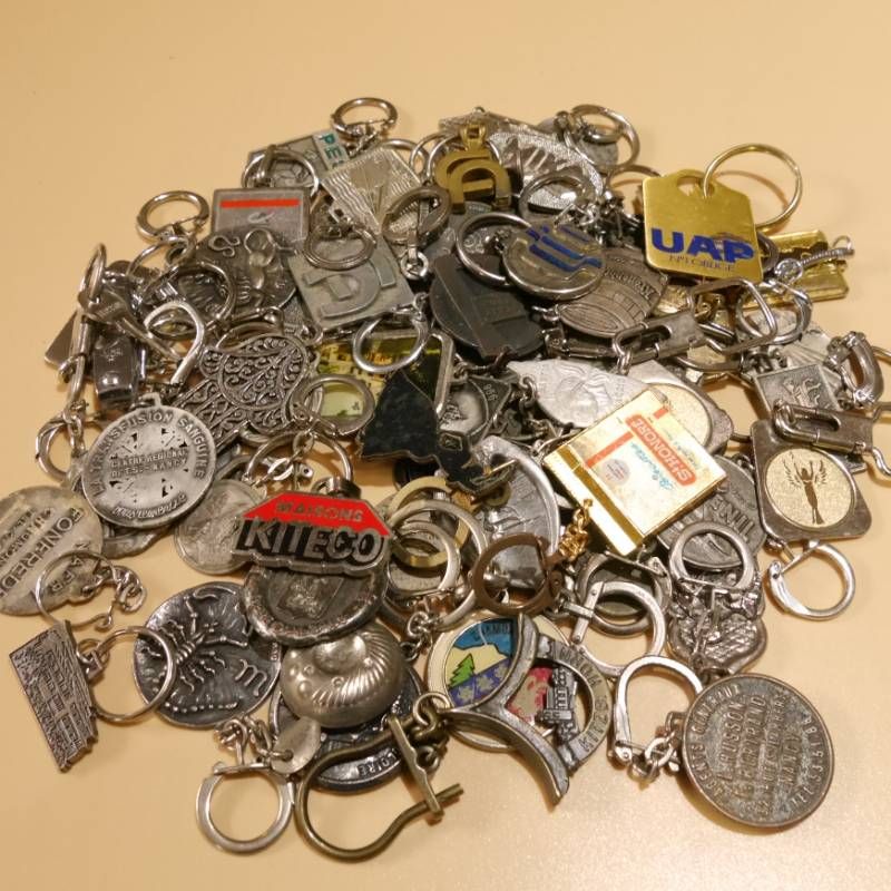 KE015【70個】まとめ フランス直輸入 フレンチキーホルダー ビンテージ
