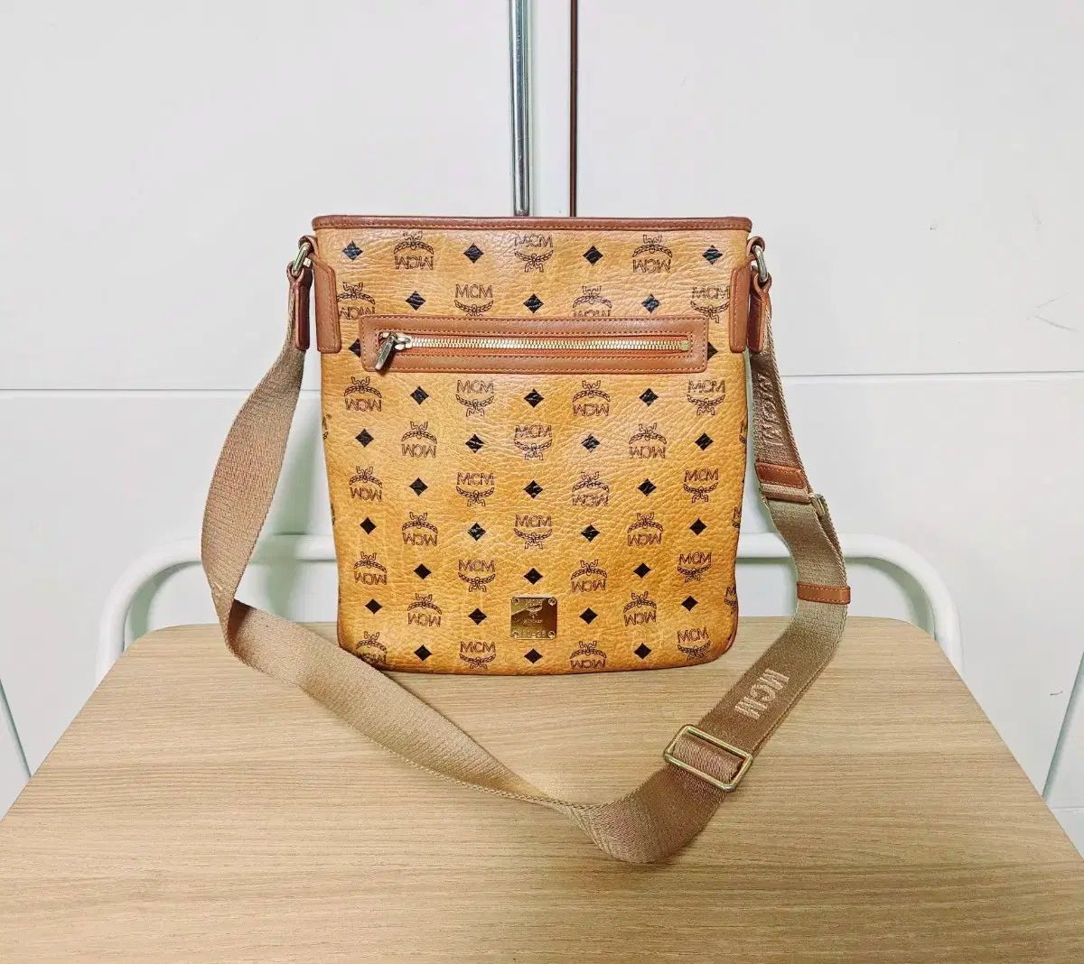 MCM エム シー エム ビセトス クロスバック ユニセックス