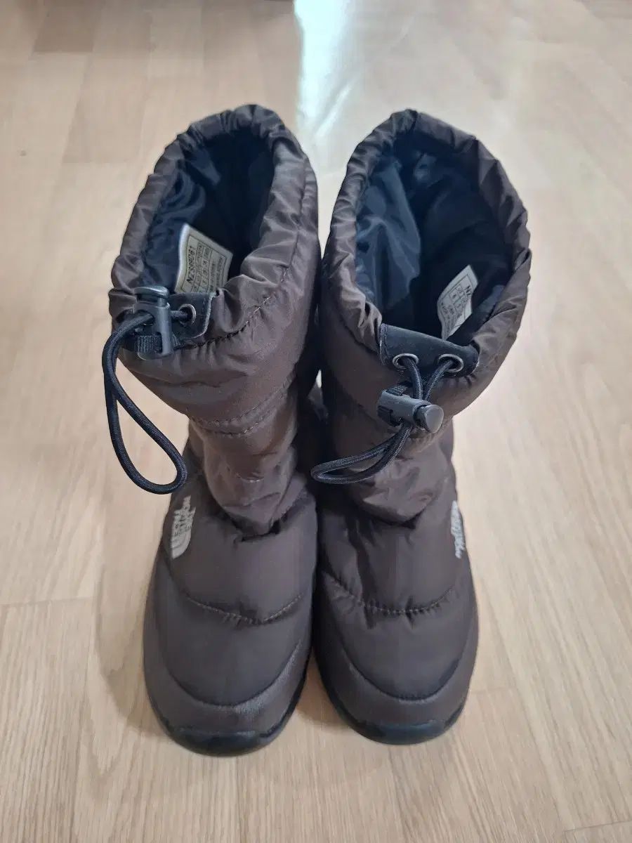THE NORTH FACE ザノースフェイス ダウン ブーツ ブラウン サイズは240です サイズ間違いで します