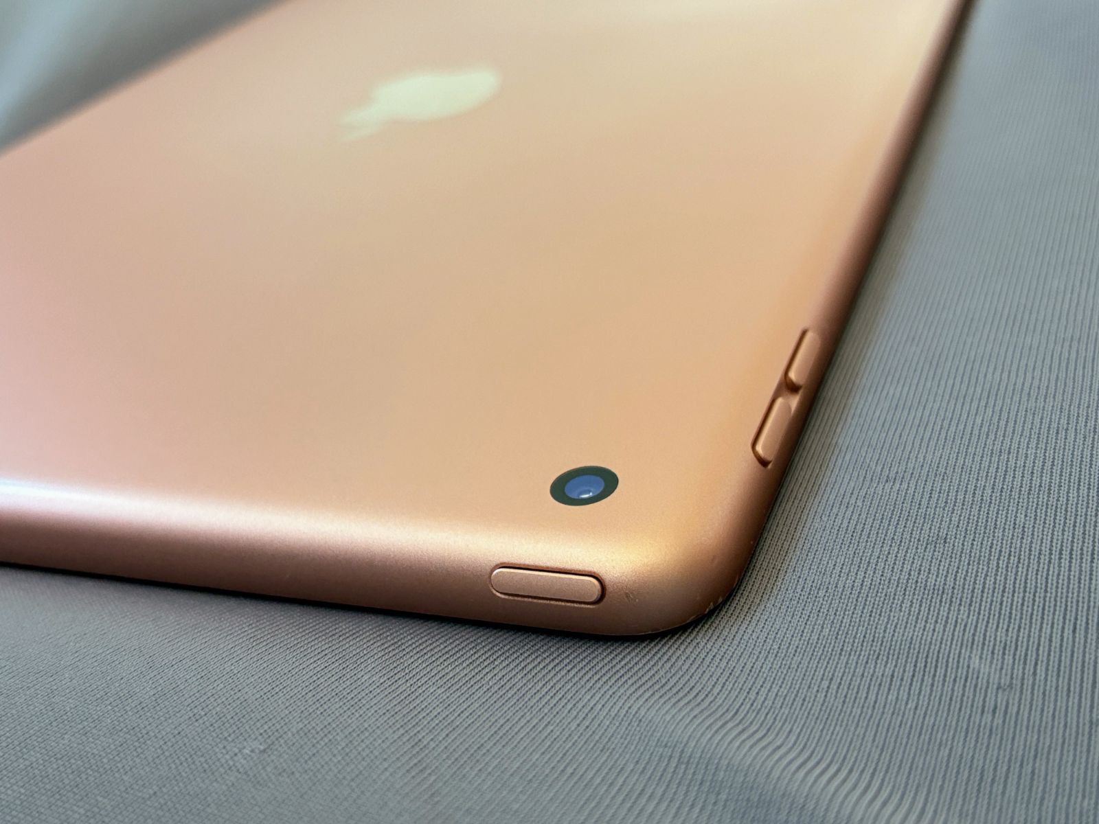 初期化済】Apple iPad 第8世代 32GB Wi-Fiモデル A2270 ローズゴールド