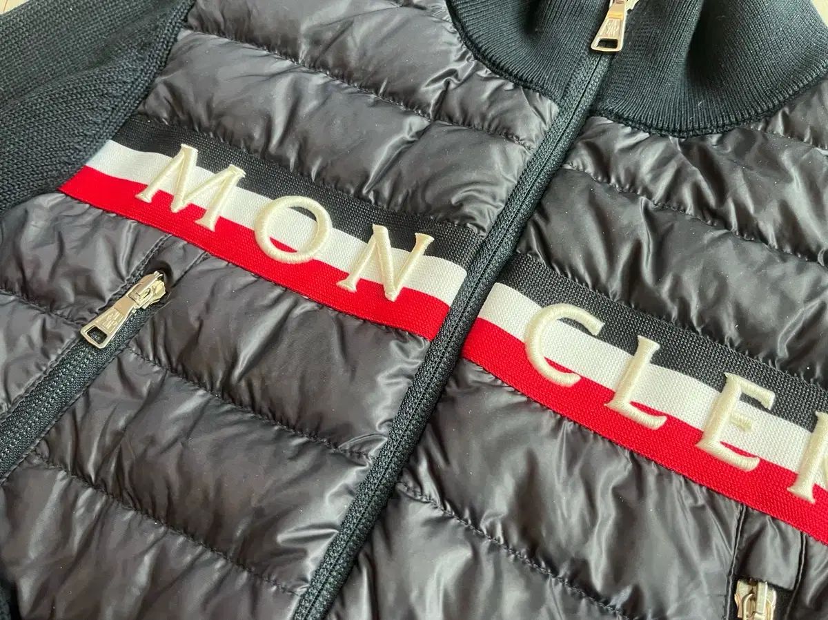  モンクレール 8 y ニット カーディガン その他 キッズファッション小物