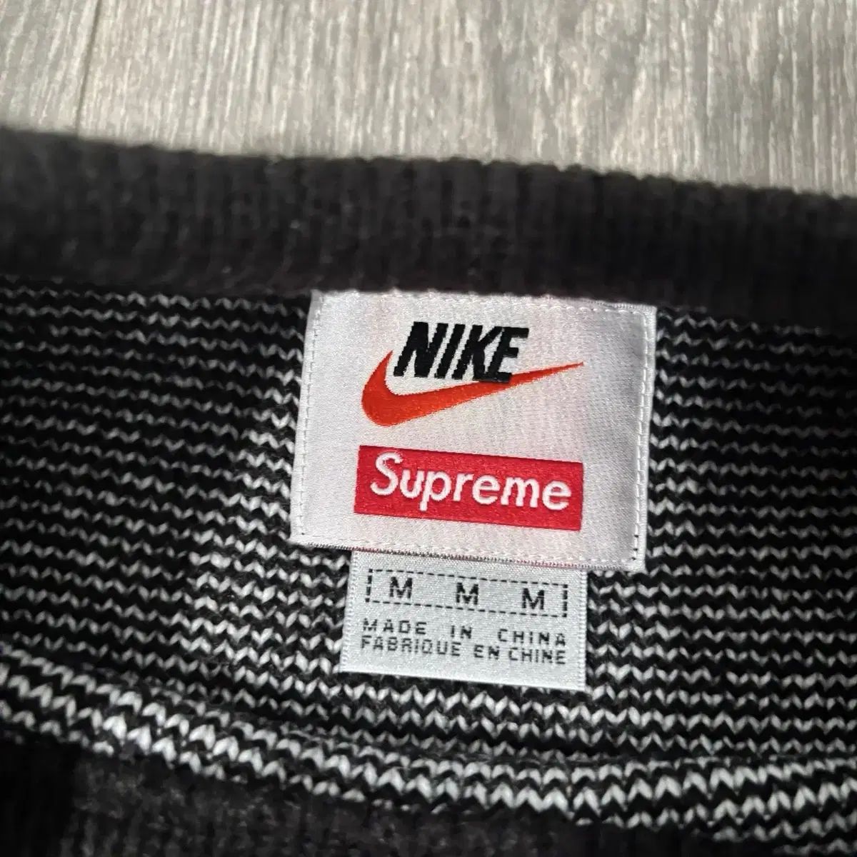 Supreme x NIKE スウッシュ ニット セーター ブラック - メルカリ