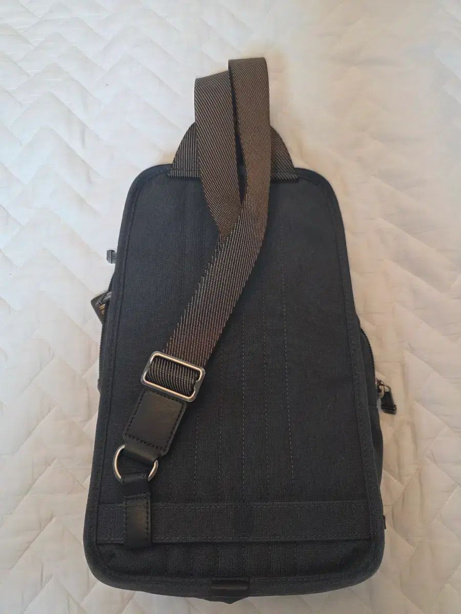 トゥミ TUMI アルファ ブラボー モントレー スリングバッグ 222318AT2
