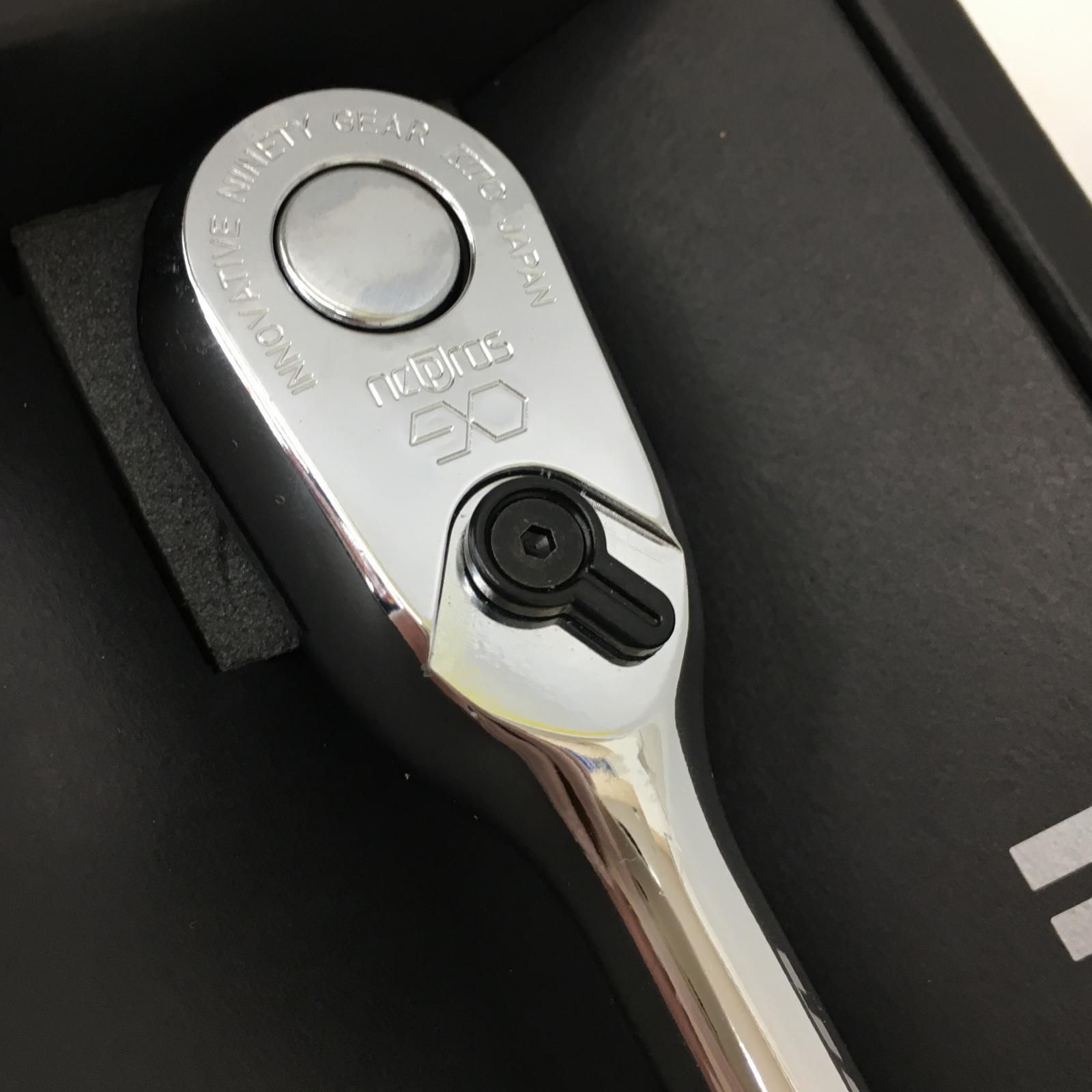 △△KTC ケーティーシー nepros 9.5 sqラチェットハンドル NBR 390 シルバー