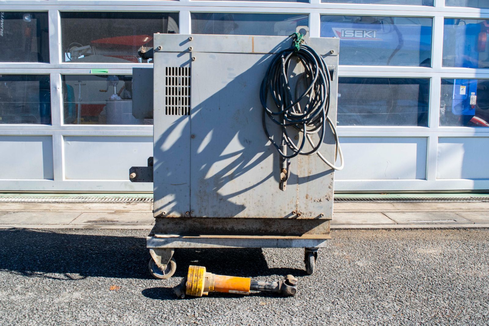 埼玉発 東洋電機 トラクター発電溶接機 TSN 10 PTW 三相200 V 1995年式 ブラシレス自励式 トラクターPTO軸駆動交流発電機 溶接付 説明書付属