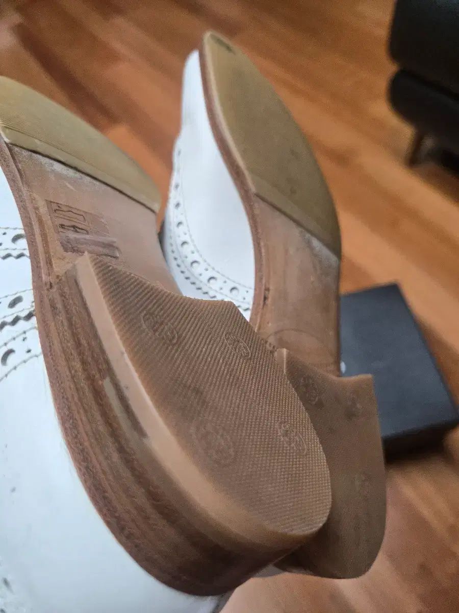  Church s 白 ウイングチップ シューズ スニーカー 靴