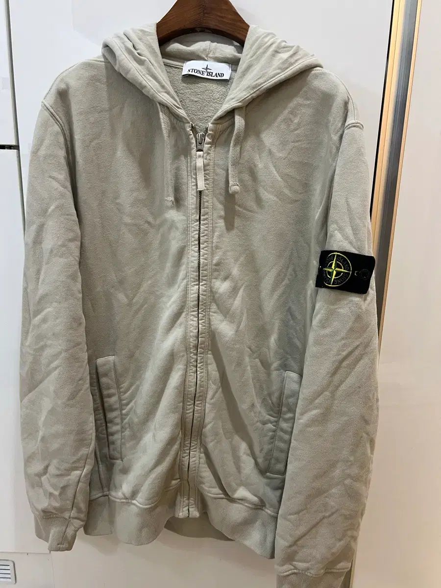 25 fw ストーンアイランド ジップアップフーディー M アイボリー