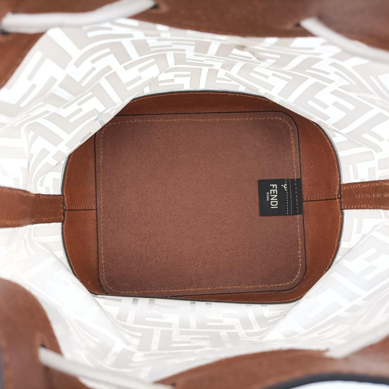 フェンディFendiモントレゾール