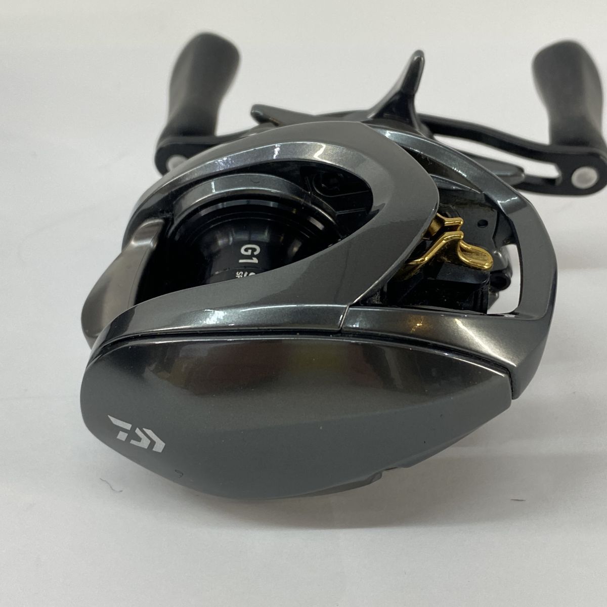 【美品】Steez 100HL ベイトリール 左ハンドル 中古 ダイワ スティーズ 100HL 左ハンドル SV105スプール仕様 STEEZ - メルカリ