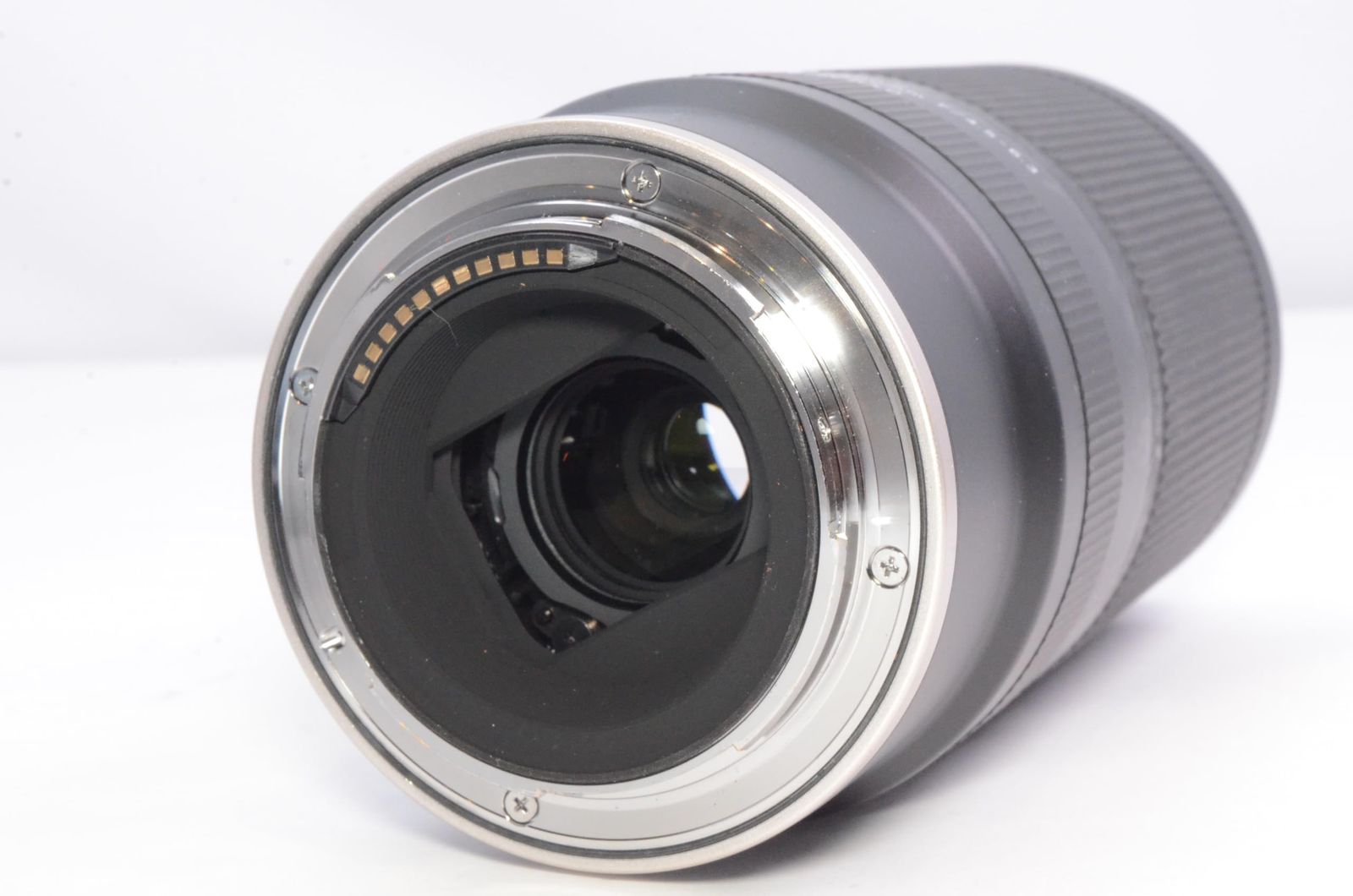 レンズフードつき tamron タムロン 70 300 mm F 4 5 6 3 Di III RXD A 047 ニコンZマウント