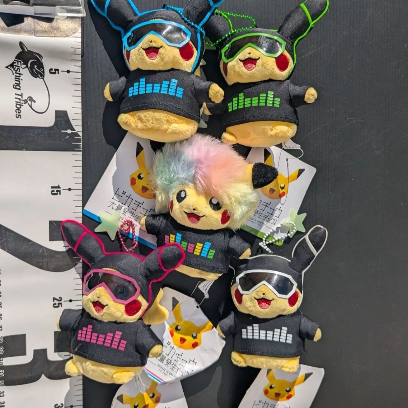 POKÉMON with YOUチャリティグッズのピカチュウ ぬいぐるみ キーホルダー ピカチュウ ポケモン 大量はっせい