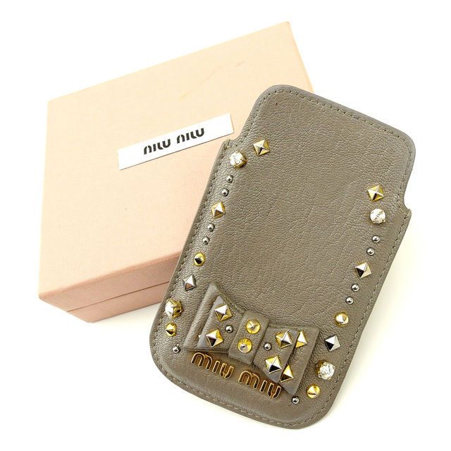 【最大30％OFF】ミュウミュウ MIUMIU iPhoneケース スタッズ リボンモチーフ付き シルバー レディース 中古