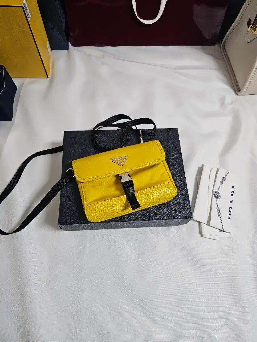 収納用 PRADA プラダ ナイロン ミニクロスバッグ