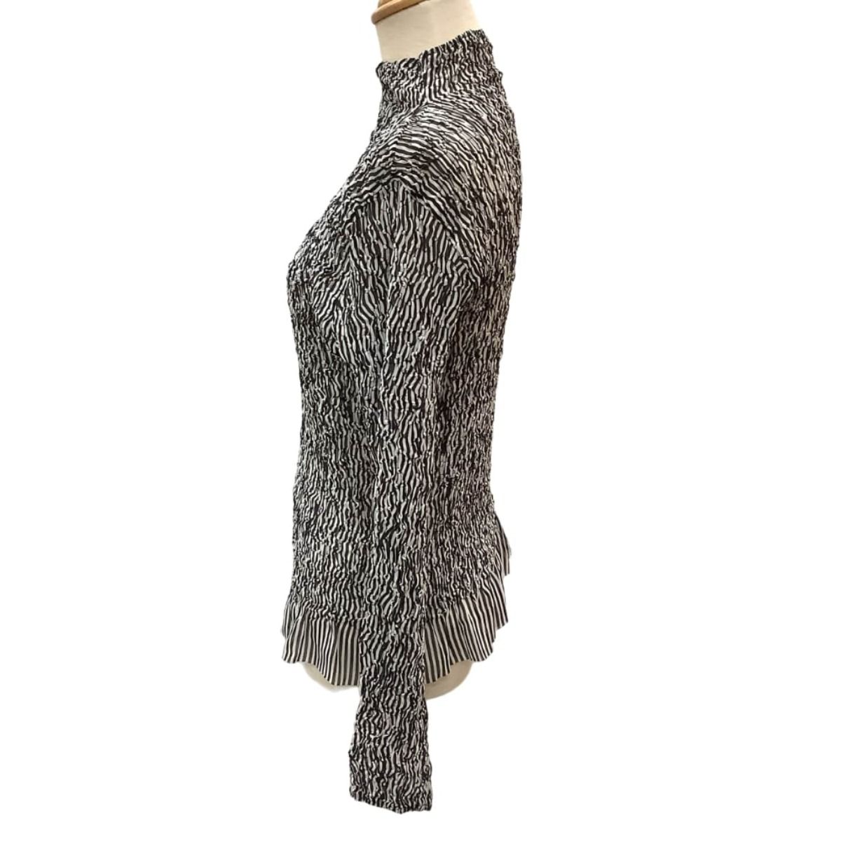 イッセイミヤケ 波プリーツ