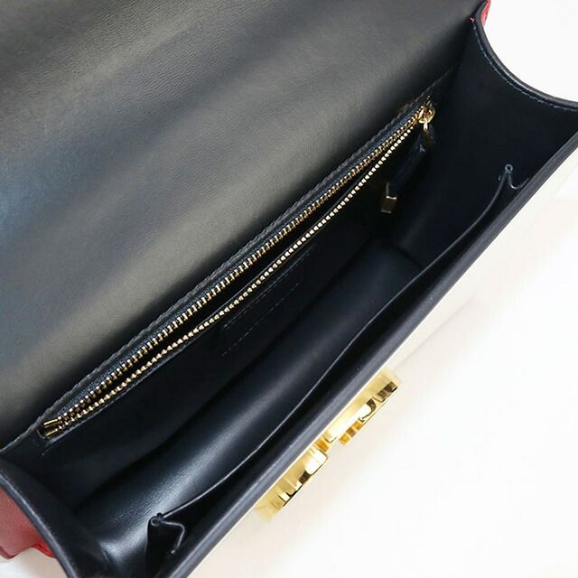 30モンテーニュ