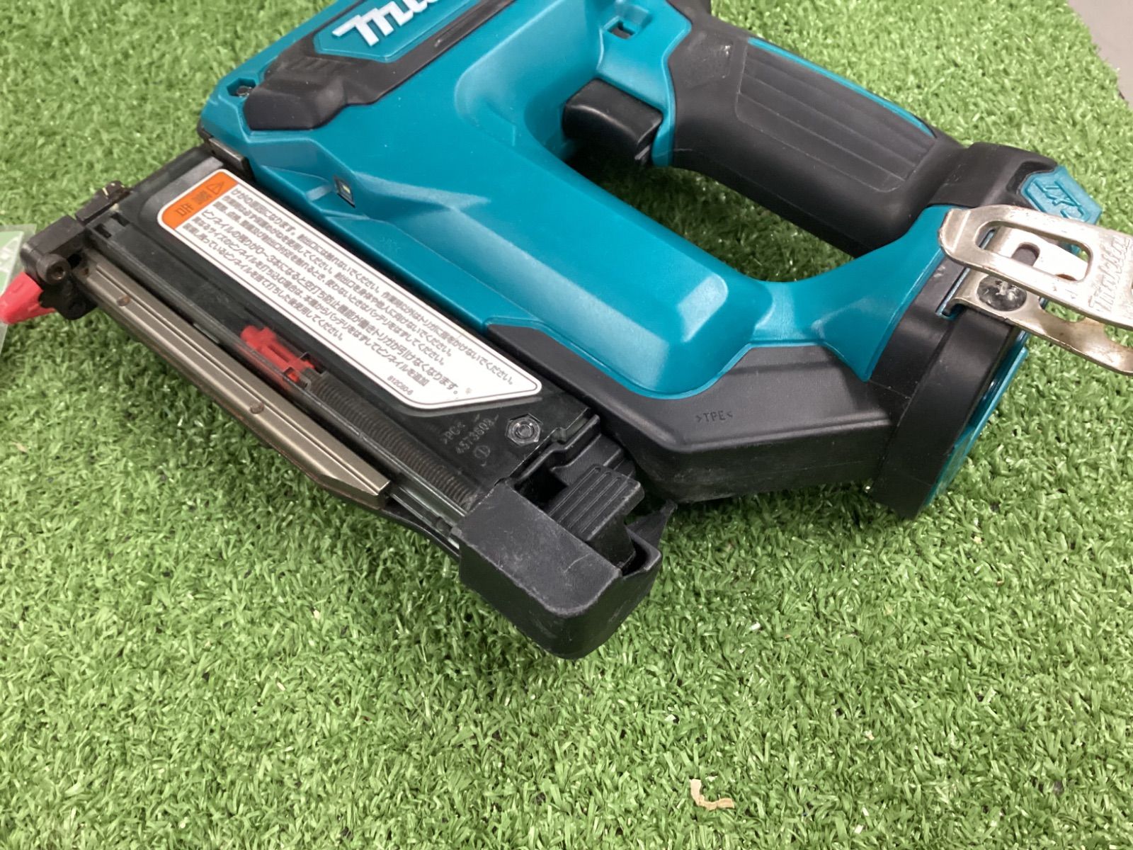 B makita 10 8 v充電式ピンタッカ PT 354 DZ 本体のみ