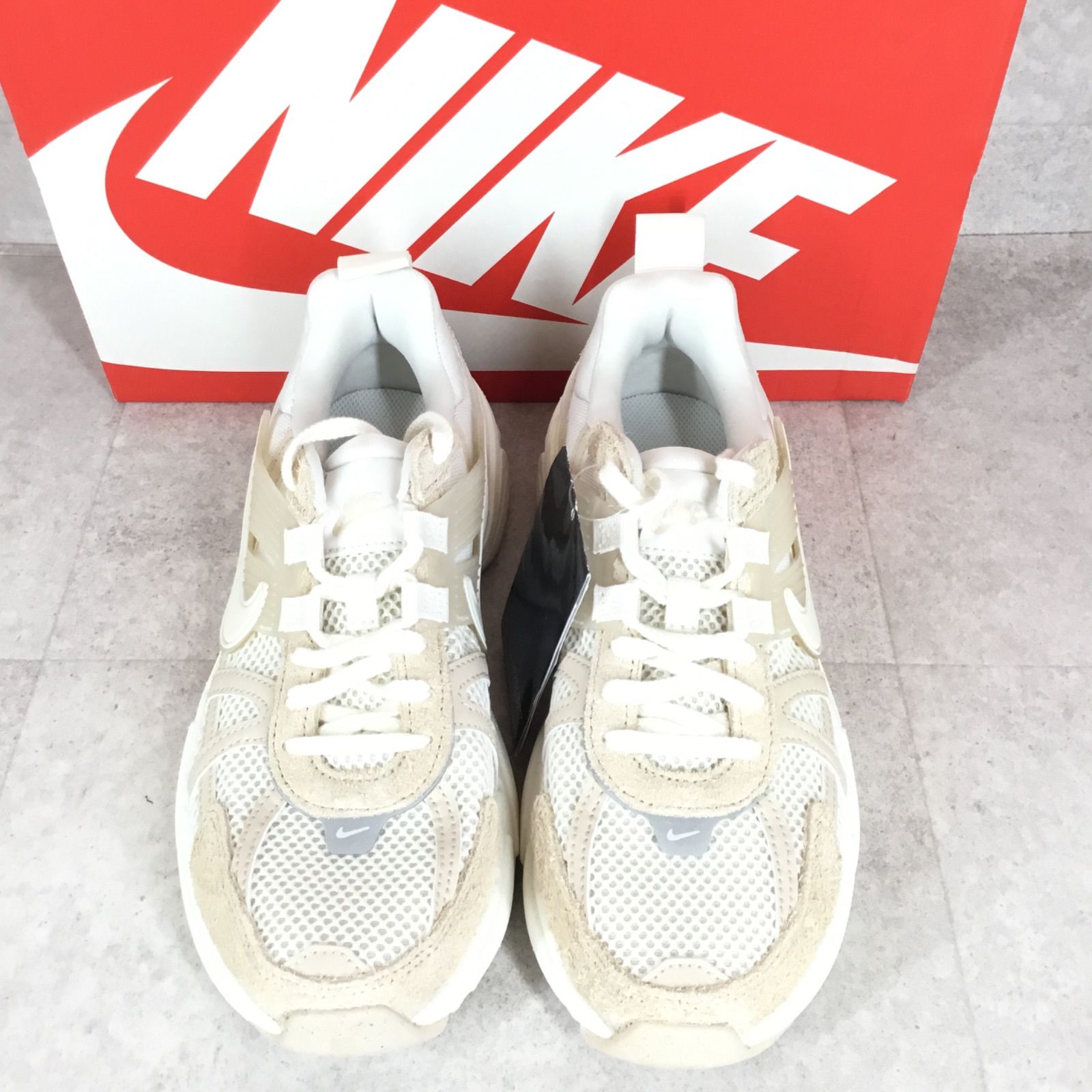 国内正規品 新品未使用 ナイキ ウィメンズ V2K ラン NIKE WMNS V2K RUN 