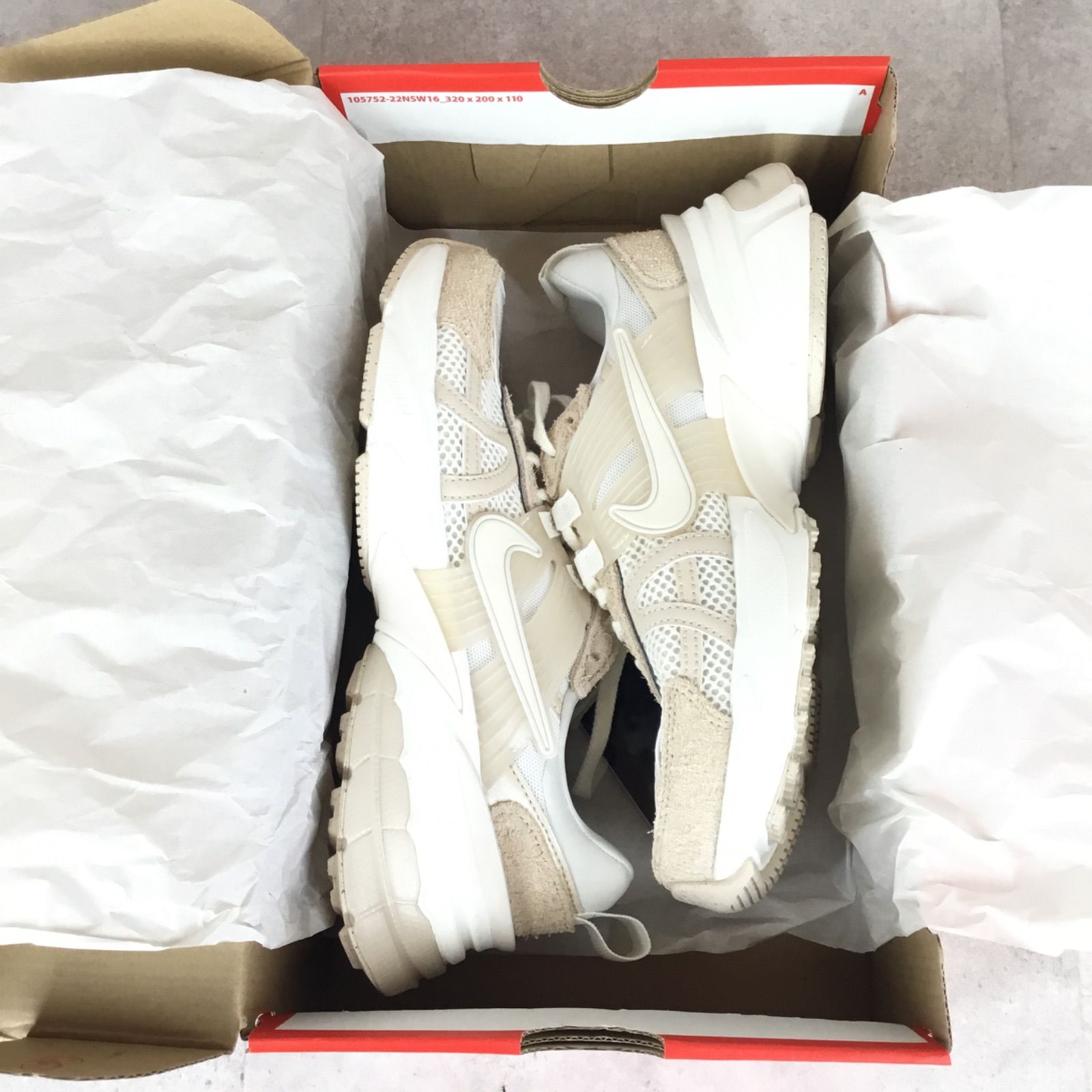 国内正規品 新品未使用 ナイキ ウィメンズ V2K ラン NIKE WMNS V2K RUN 