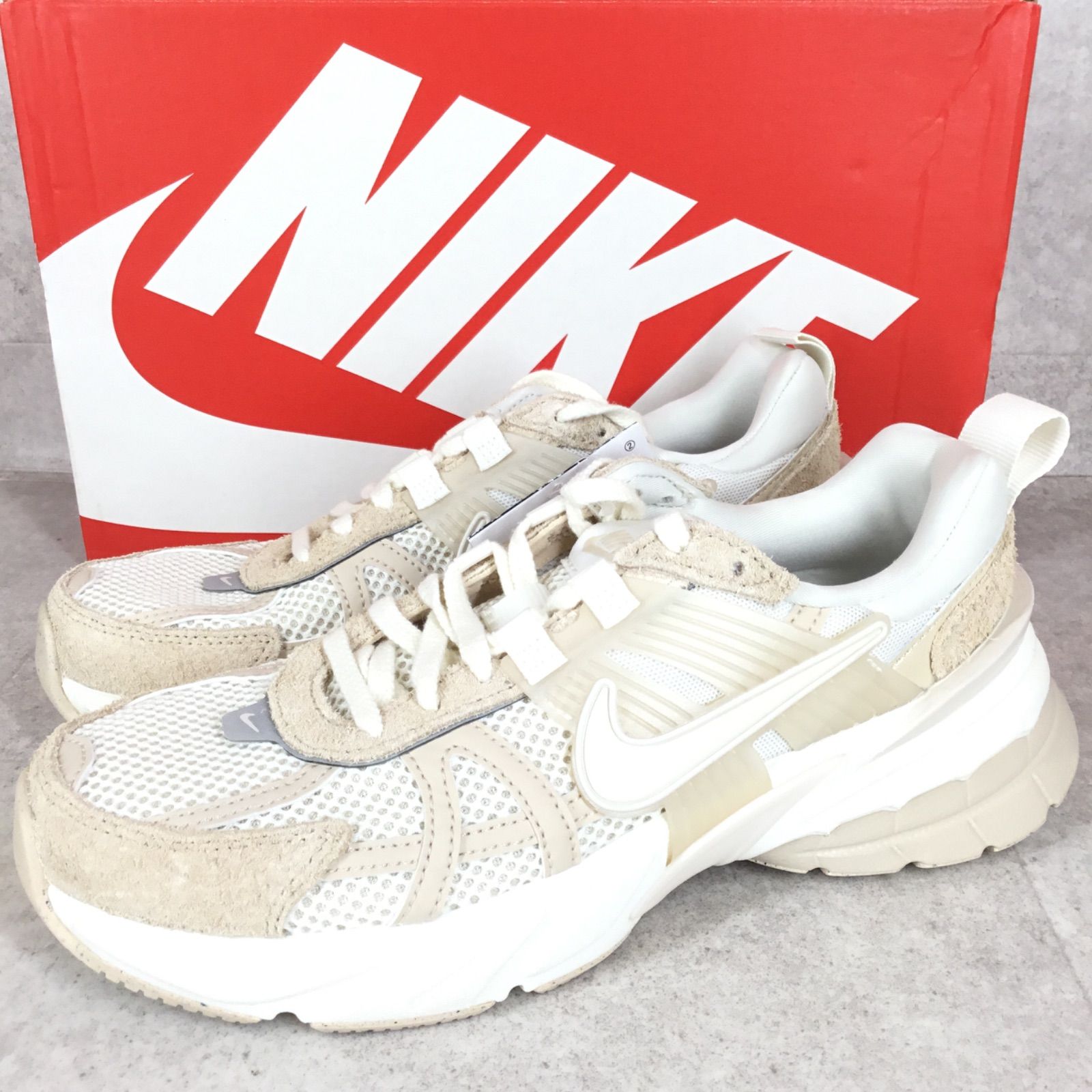 国内正規品 新品未使用 ナイキ ウィメンズ V2K ラン NIKE WMNS V2K RUN 
