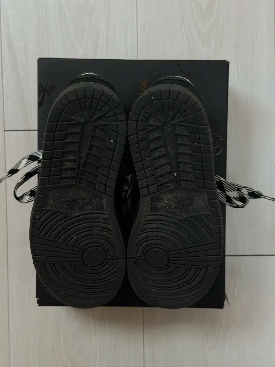 0 OG SP AJ1 トラビス・スコット PS×TRAVIS ナイキ エアジョーダン 1 スコット ロー ブラック FANTOM 235