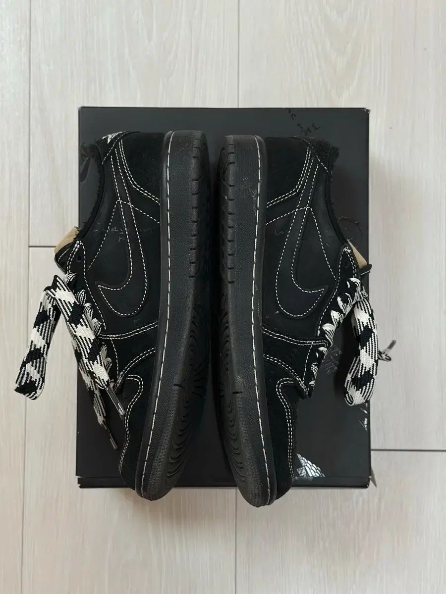 0 OG SP AJ1 トラビス・スコット PS×TRAVIS ナイキ エアジョーダン 1 スコット ロー ブラック FANTOM 235