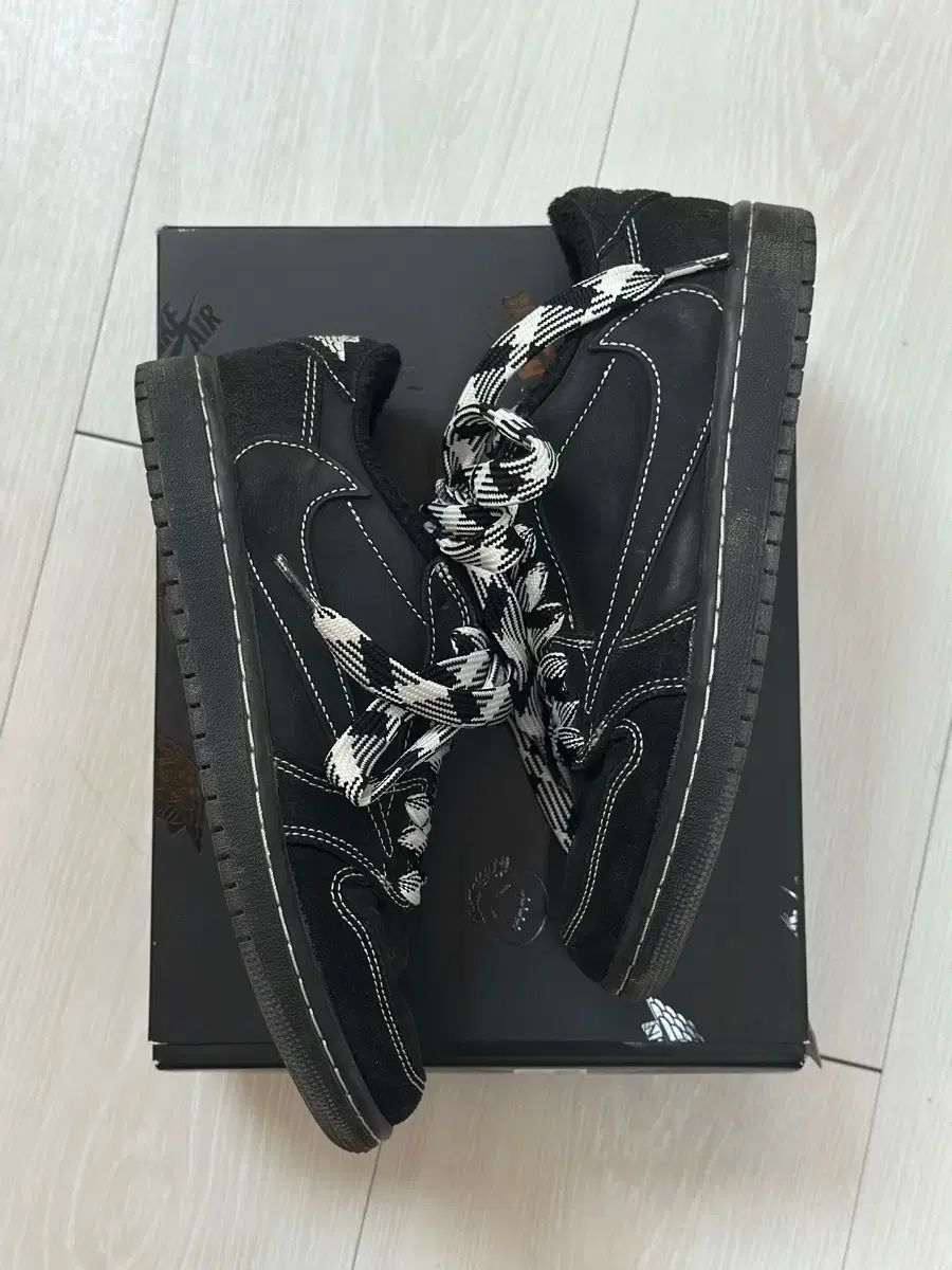 0 OG SP AJ1 トラビス・スコット PS×TRAVIS ナイキ エアジョーダン 1 スコット ロー ブラック FANTOM 235