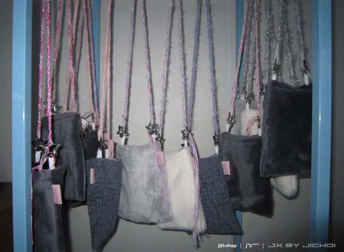 NewJeans ニュージーンズ ニュジ ヘリン 着用 JiCHOI ジチョイ jx ファー バッグ クロスバック ジープ ジフトショップ ブラック