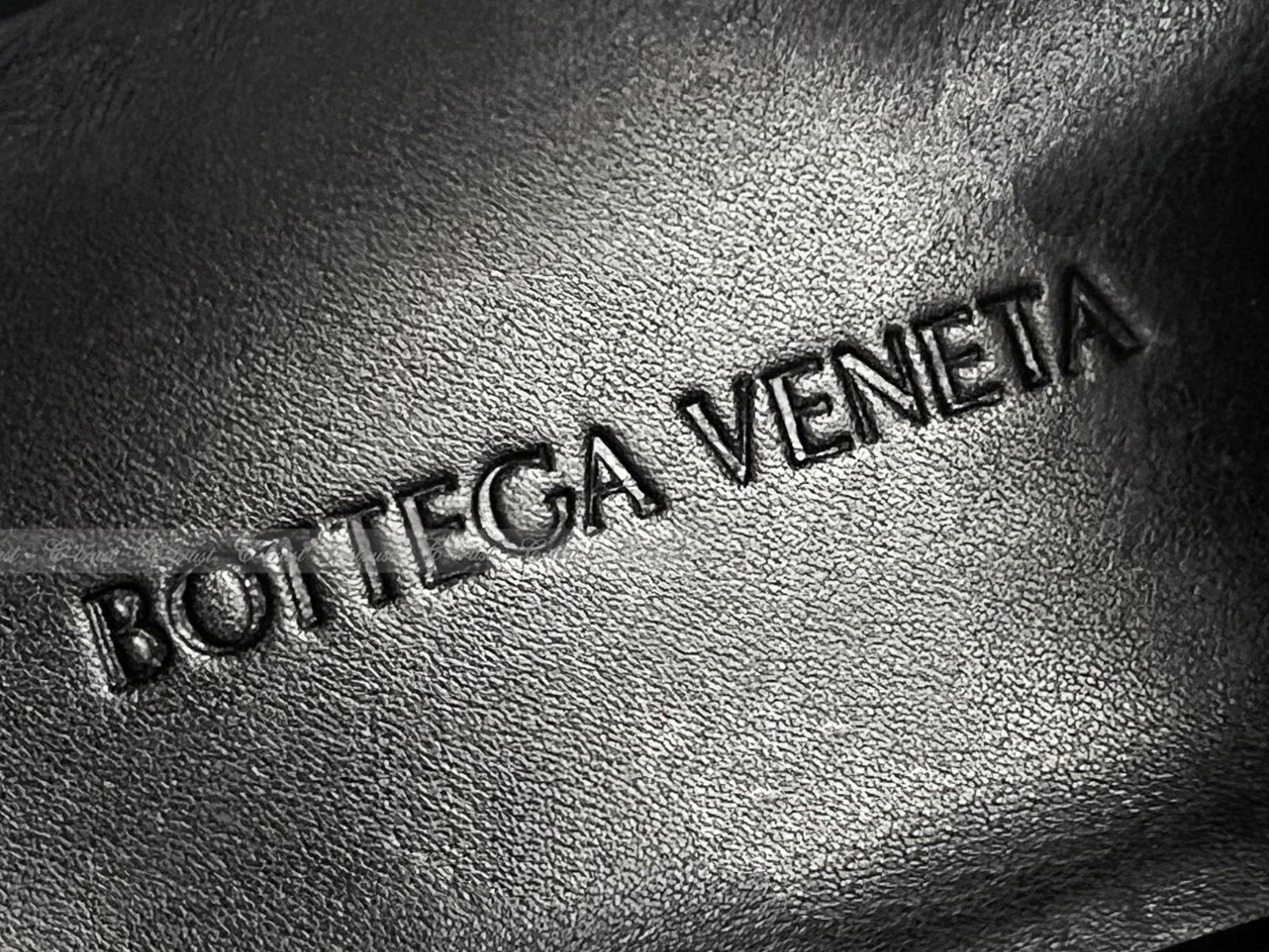  BOTTEGA VENETA ボッテガ ヴェネタ ドライビング シューズ ローファー RIDE LOAFER エナメル イタリア製 6118 SESAME LIGHT M 017 41 モカシン デッキシューズ ブーツ 革靴