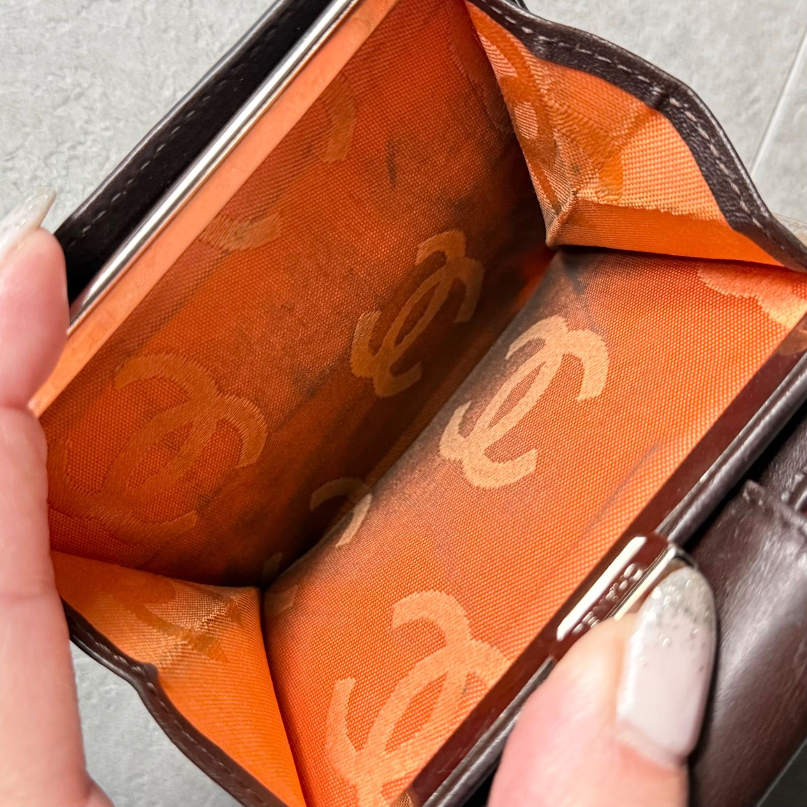 希少 CHANEL シャネル カンボン ラムスキン ブラウン 茶色 二つ折り 希少 CHANEL シャネル カンボン ラムスキン ブラウン 茶色 二つ折り