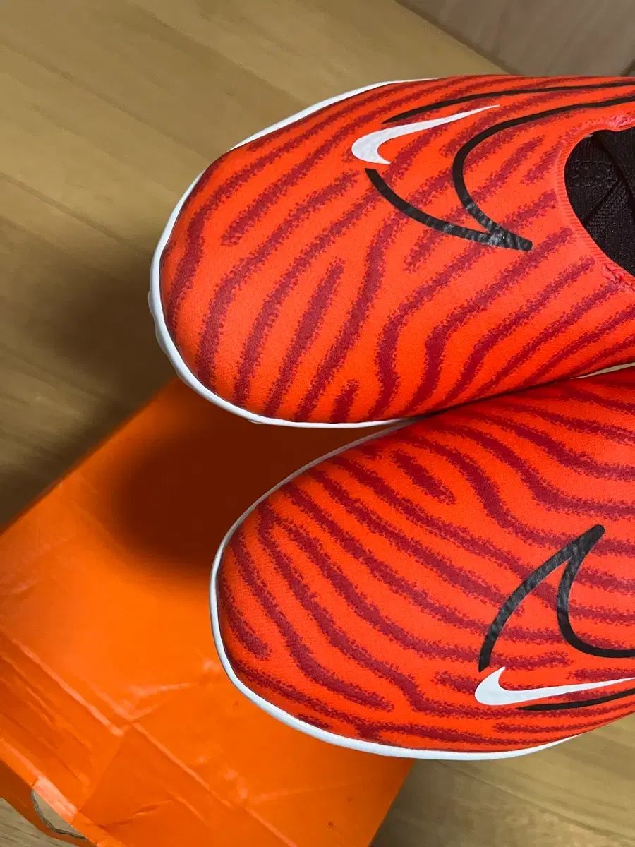 ナイキ ファントムGX プロ TF 265 mm